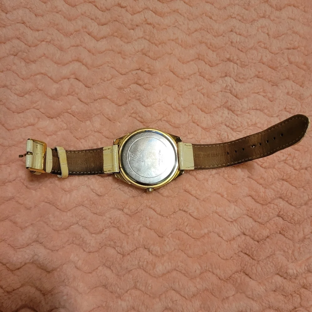 Guess Butterfly Watch Modern Casual Normcore‎